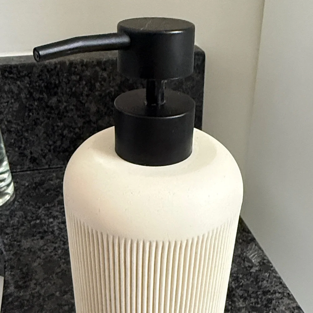Neutral Cream Ceramic Bathroom Soap Dispenser and Toothbrush Holder Set